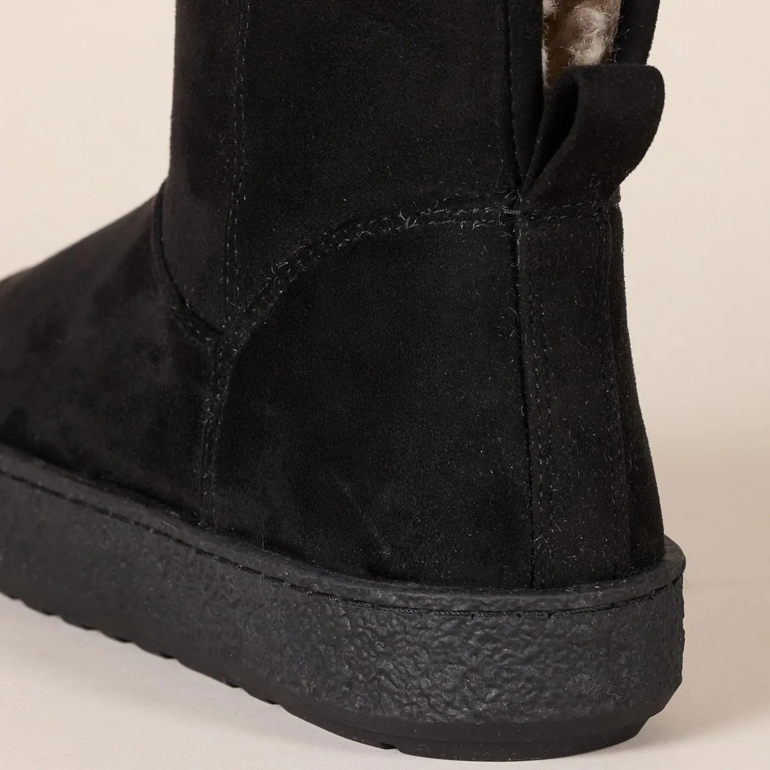 Amazon Essentials Women's Shearling Boot