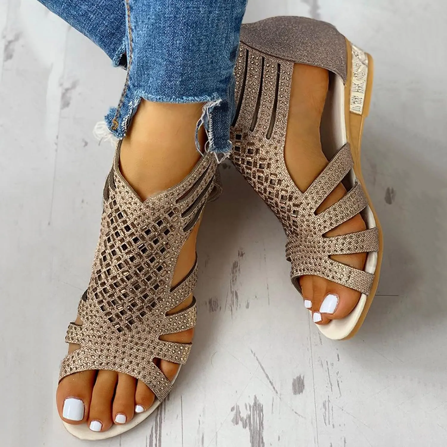 Beach Sandals for Women Summer Casual Diamond Boho Vintage Flat Travel Sandals Low Heel Open Toe Slippers