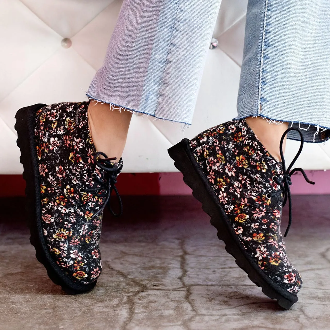 BEARPAW Womens Skye Suede Ankle Chukka Boots
