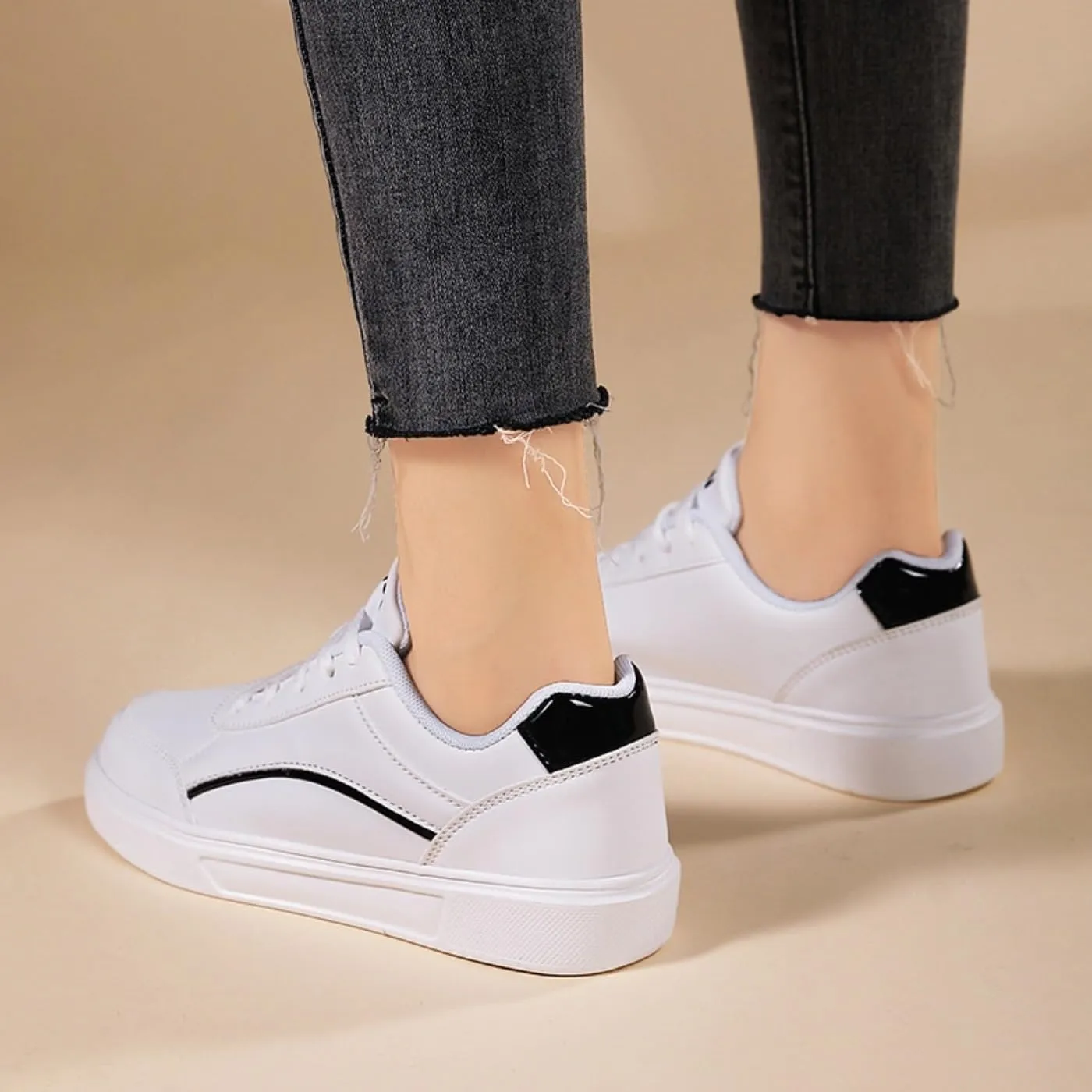 Chunky Sneakers for Women & Girls Anti-Slip White Walking Shoes Leather Lace-Up Skateboard Shoes