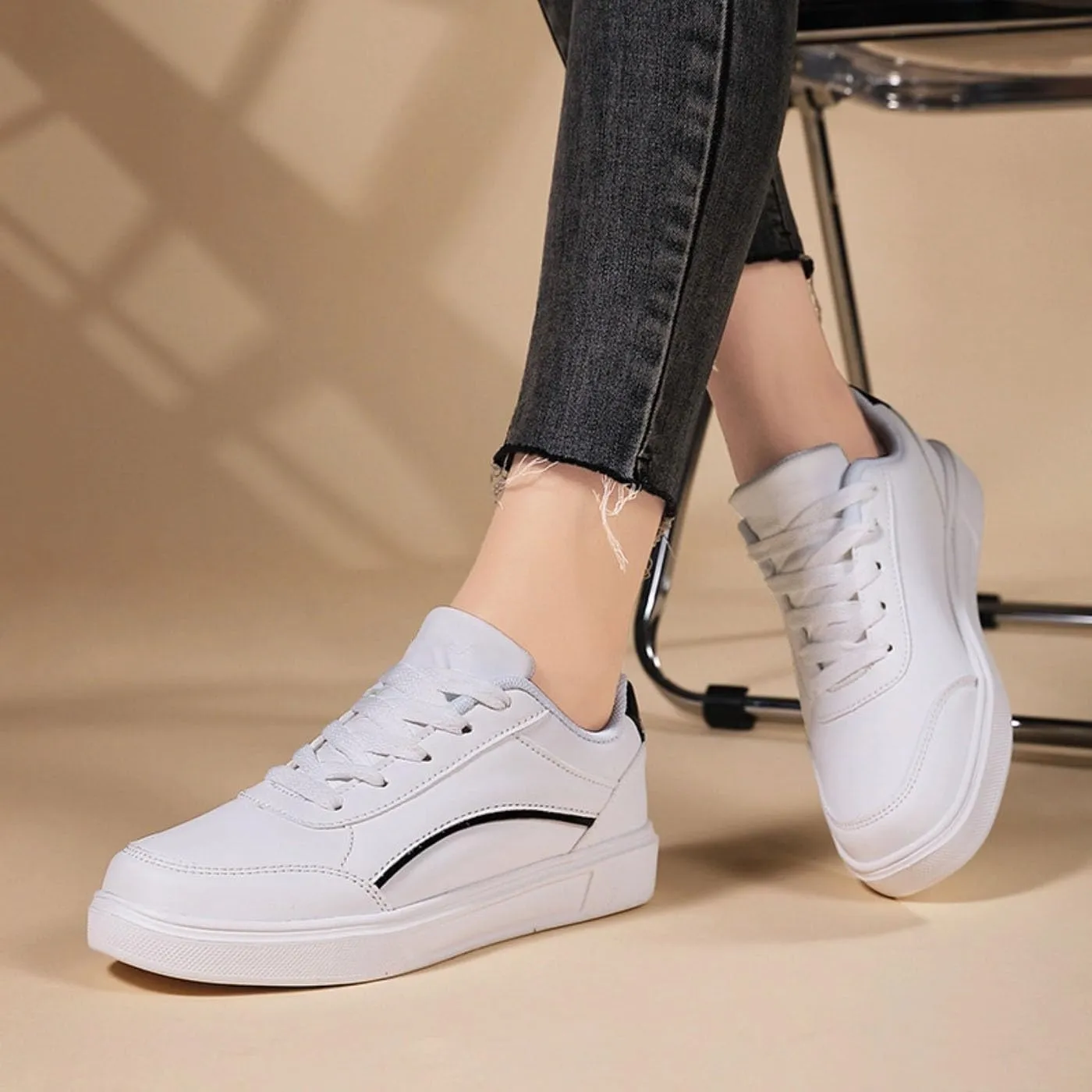 Chunky Sneakers for Women & Girls Anti-Slip White Walking Shoes Leather Lace-Up Skateboard Shoes