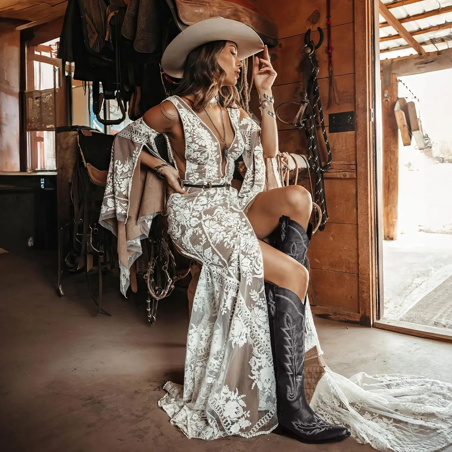 Cowboy Boots for Women - Knee High Embroidered Western Cowgirl Boots, Pointed Toe Chunky Heel Retro Country Boots, Pull On Zipper Vintage Fashion Tall Boots for Girls Ladies