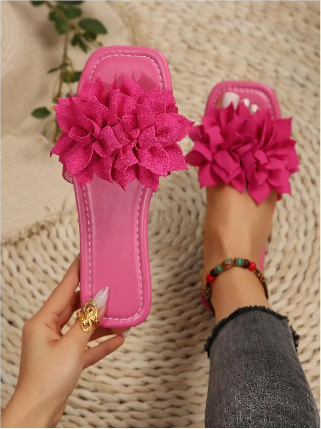 GORGLITTER Women's Flower Sandals 3D Floral Flat Sandals Open Toe Slippers Comfy Lightweight Summer Beach Sandals
