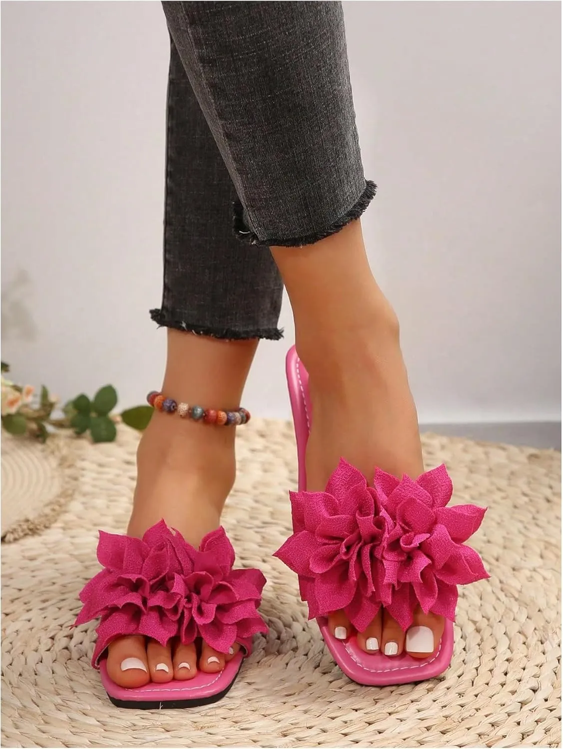 GORGLITTER Women's Flower Sandals 3D Floral Flat Sandals Open Toe Slippers Comfy Lightweight Summer Beach Sandals