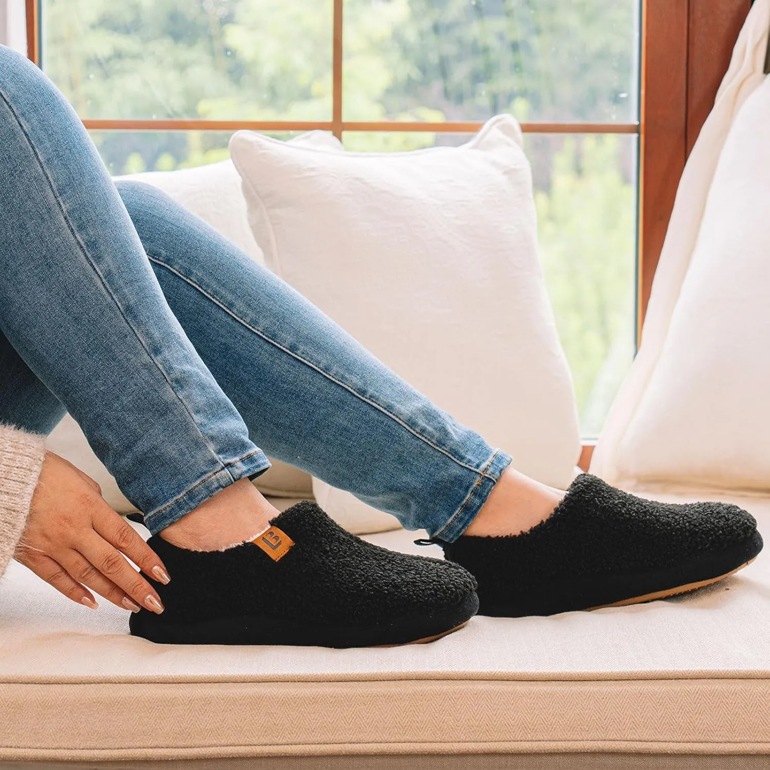 LongBay Women's Cozy Lightweight Slippers Warm Memory Foam Fuzzy House Shoes Indoor Outdoor Bedroom Boots with Anti Skid Rubber Sole