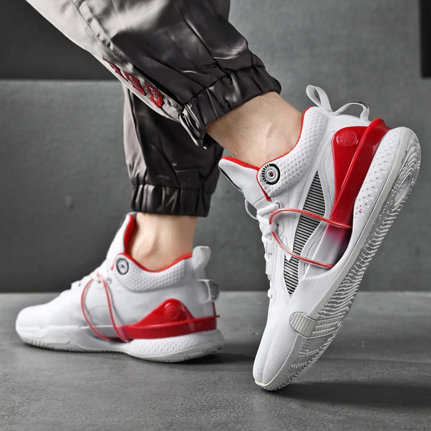 Men's Professional High Top Basketball Sneakers Women's Non-Slip Breathable Indoor and Outdoor Fitness Tennis Running Shoes Outdoor Casual Walking Shoes Teenager Fashion Sneakers