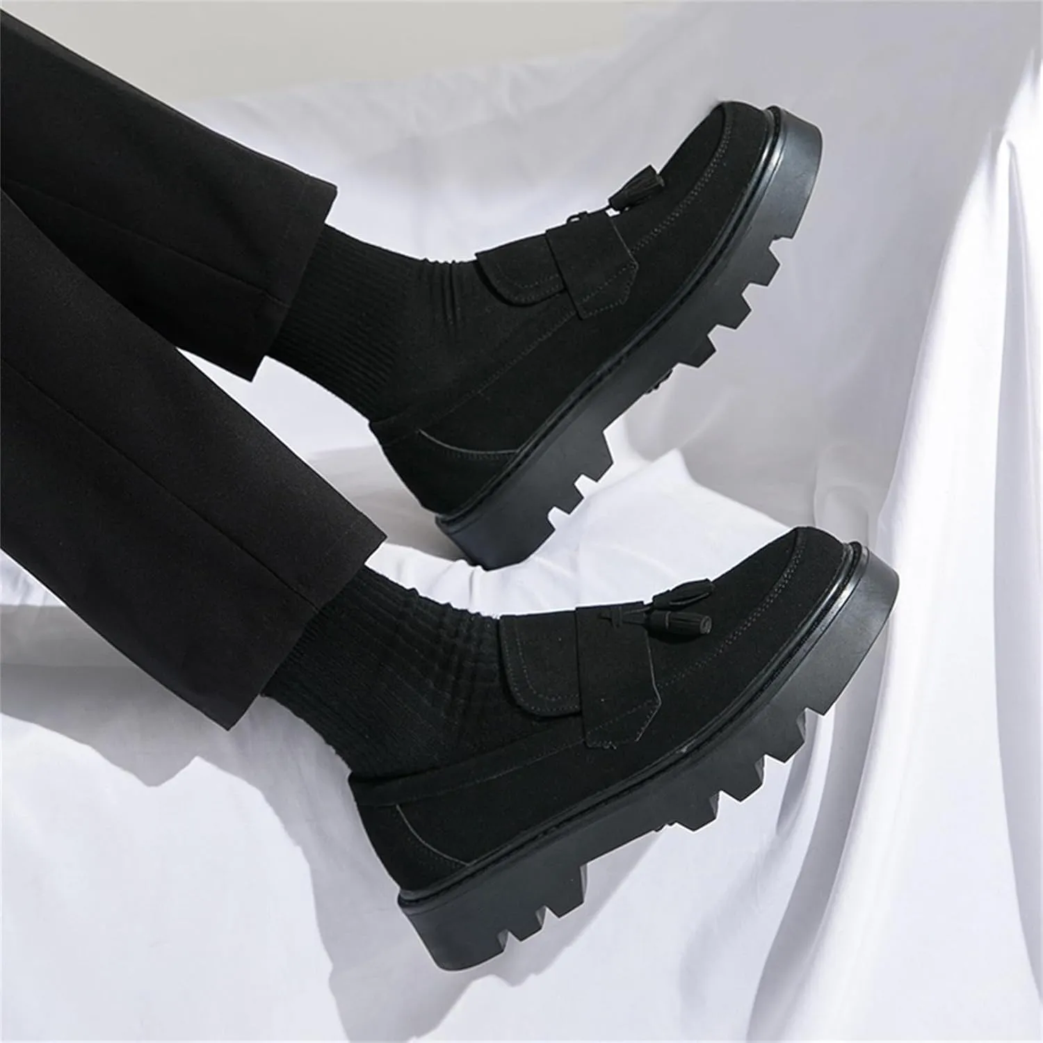 Men's Suede Leather Slip On Tassel Platform Loafers Vintage Round Toe Non-Slip Luxury Formal Shoes Casual Business Penny Dress Loafers