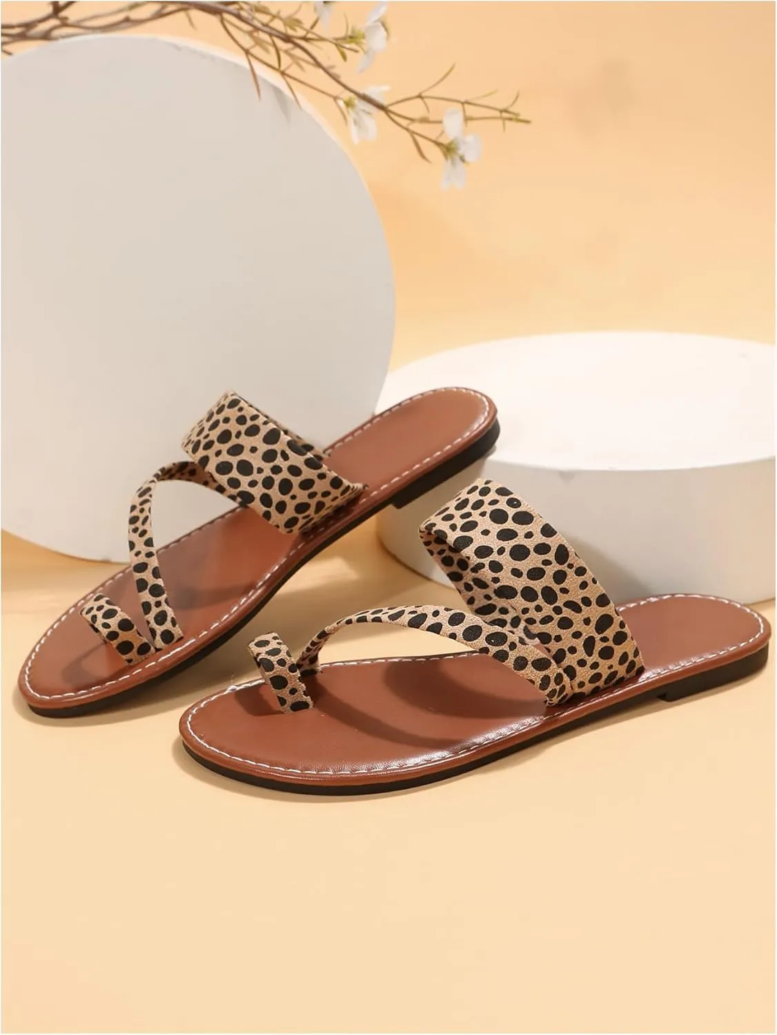 OYOANGLE Women's Leopard Print Strappy Toe Post Slide Sandals Outdoor Flat Sandal Summer Beach Shoes