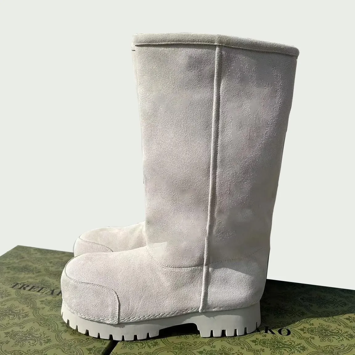Platform Snow Boots for Women Suede Classic Fur Hippy Mid Calf Winter Boots Slip On High Boots Comfortable Chunky Trending Shoes Biege