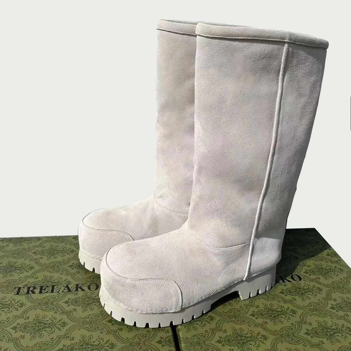 Platform Snow Boots for Women Suede Classic Fur Hippy Mid Calf Winter Boots Slip On High Boots Comfortable Chunky Trending Shoes Biege