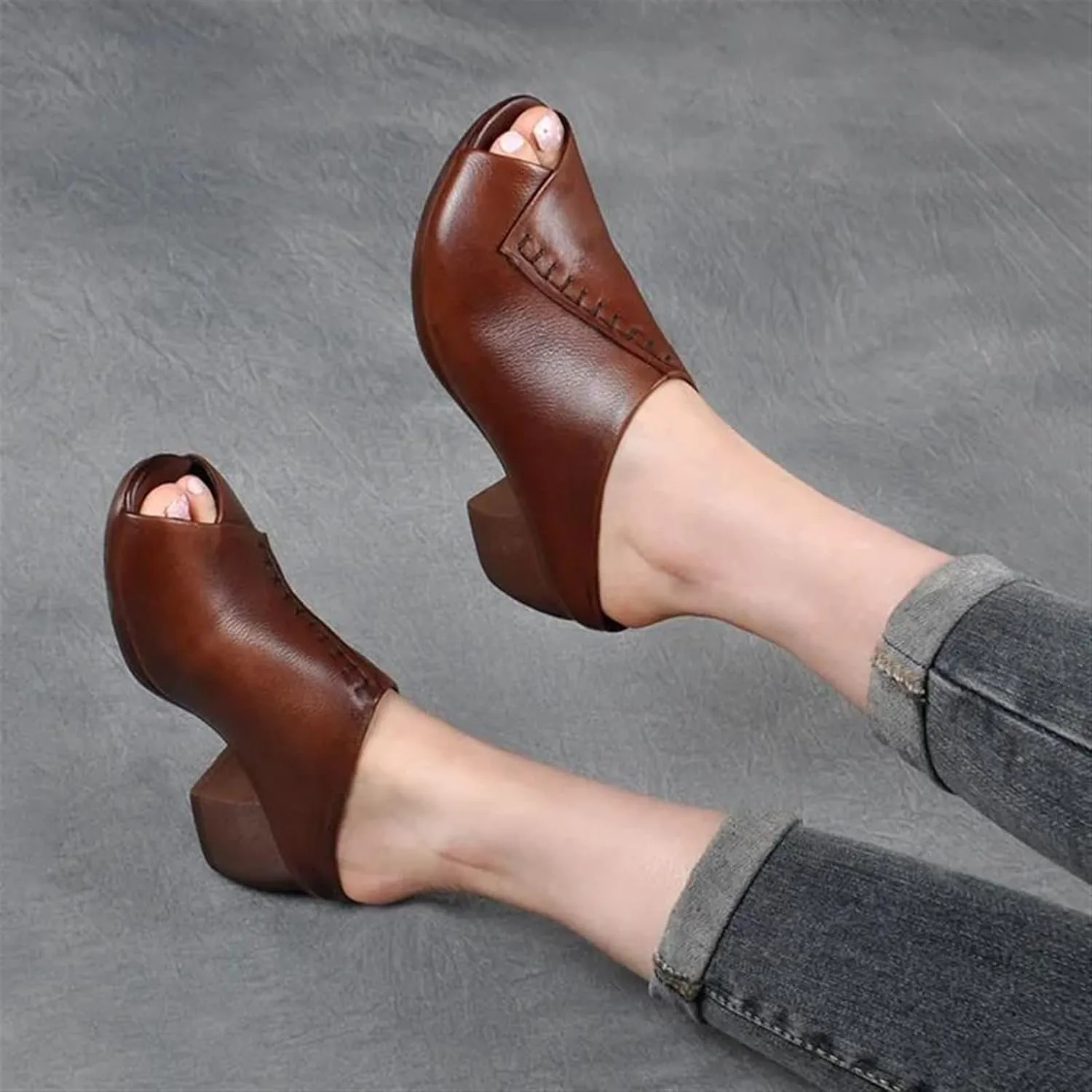 Summer Soft Leather Retro Chunky Heel Outer Slippers Middle-Heel Soft Sole Middle-Aged Mother Shoes Comfortable and Breathable Sandals (Color : Auburn, Shoe Size : 7.5)