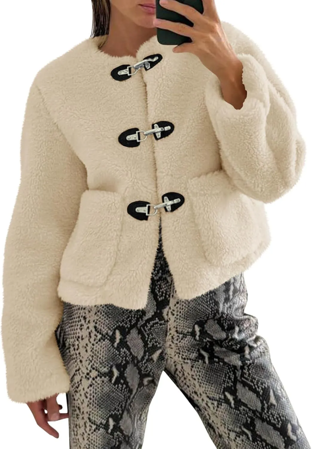 Tankaneo Womens Sherpa Fleece Jackets Long Sleeve Faux Fur Winter Warm Fuzzy Coats with Pockets