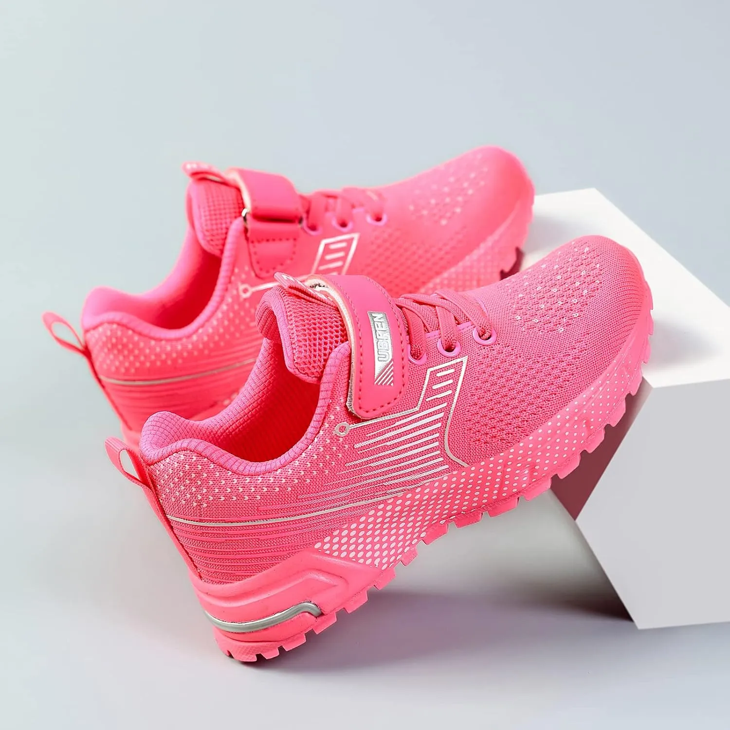 UBFEN Kids Sneakers Boys Girls Tennis Shoes for Running Athletic Walking Gym Sports Lightweight Breathable