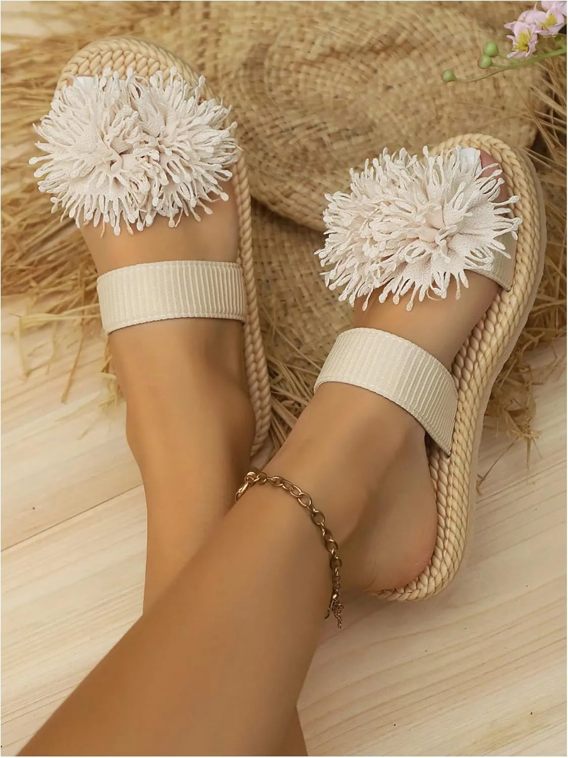 Verdusa Women's 3D Floral Straw Double Strap Flat Sandals Braided Open Toe Summer Slippers