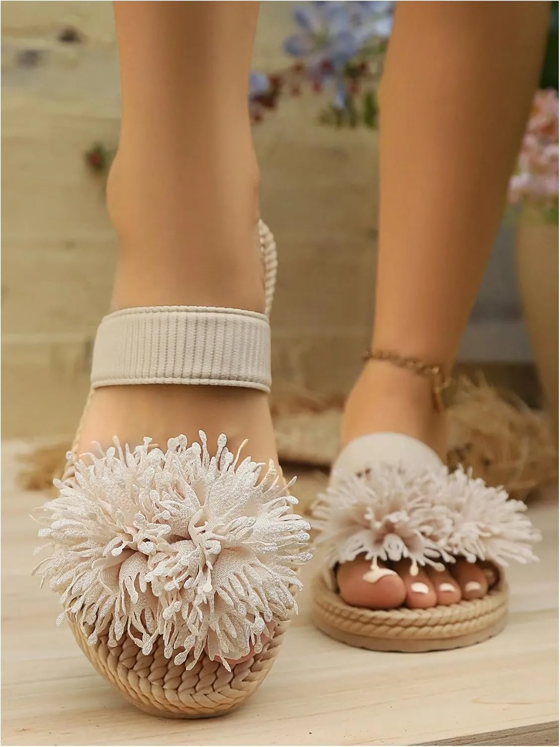 Verdusa Women's 3D Floral Straw Double Strap Flat Sandals Braided Open Toe Summer Slippers