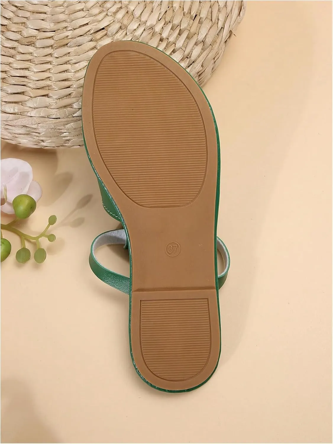 Verdusa Women's Cut Out Slide Sandals Open Toe Summer Flat Sandals Outdoor Shoes