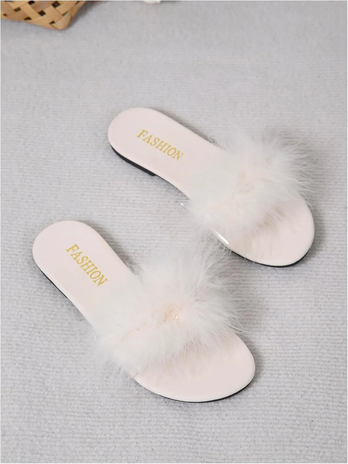 Verdusa Women's Fuzzy Furry Dressy Sandals Open Toe Flat Slip on Slippers