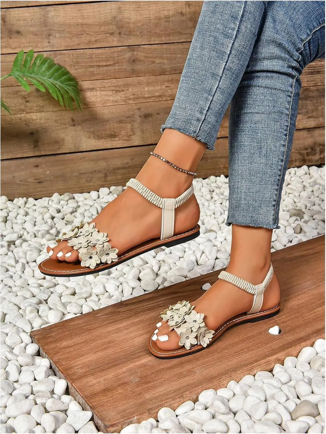 Verdusa Women's Summer Sandals Flower Leather Flat Sandals with Ankle Strap