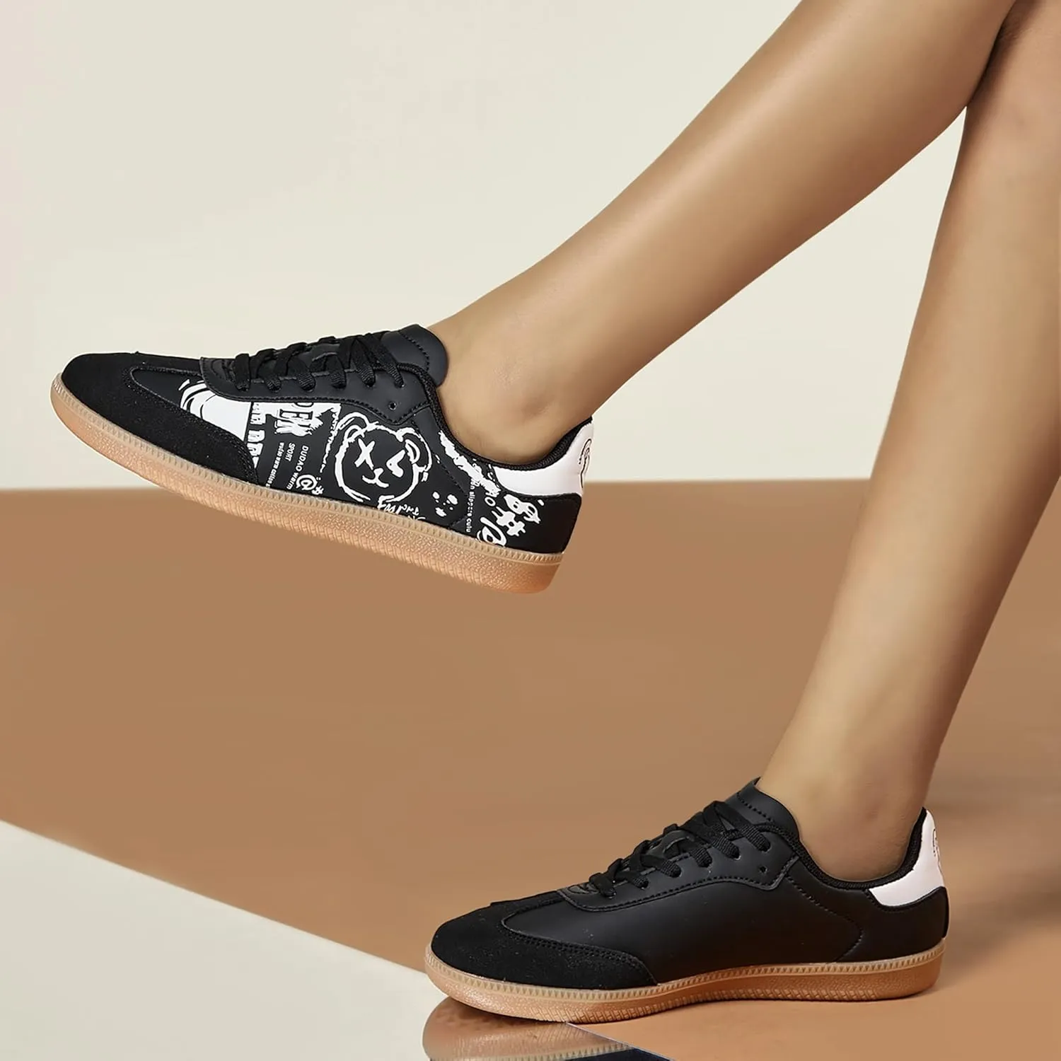 Women and Men Retro Fashion Sneakers Lace Up Walking Shoes Low Top Casual Sneakers Comfortable Cartoon Patten Shoes