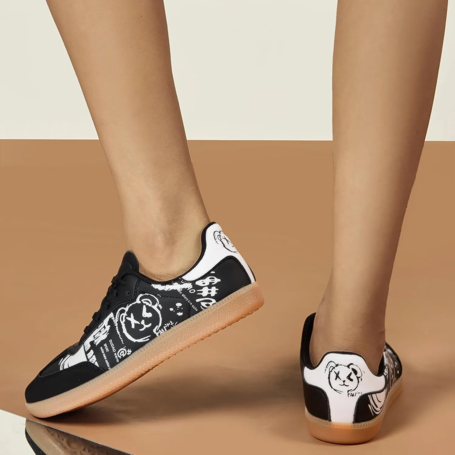 Women and Men Retro Fashion Sneakers Lace Up Walking Shoes Low Top Casual Sneakers Comfortable Cartoon Patten Shoes