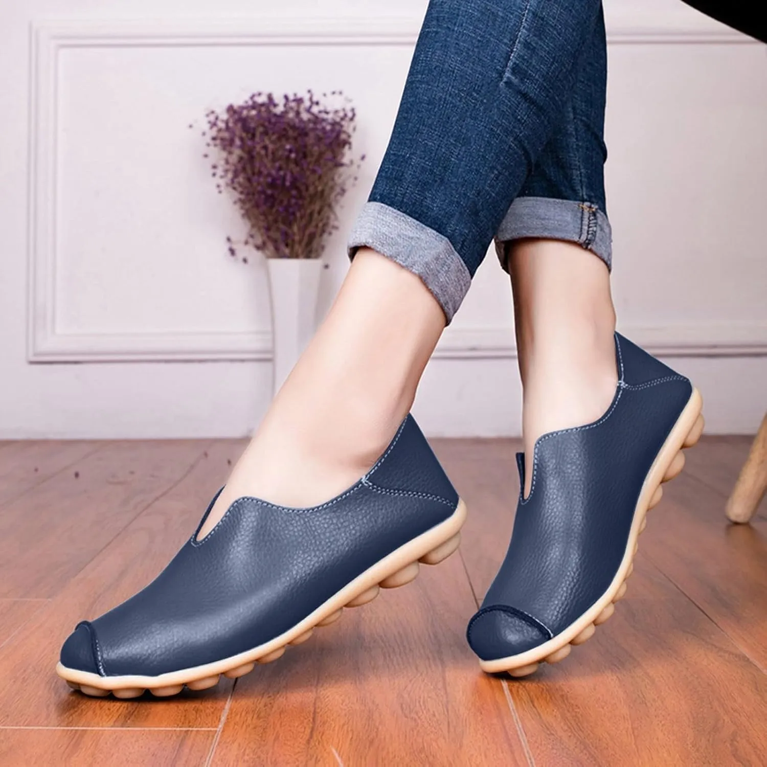 Women's Comfortable Loafers Comfort Walking Boat Shoes Non Slip Soft Leather Flat Sandals for Women Breathable Low Top Lightweight Athletic Outdoor Walking Shoes Driving Flats