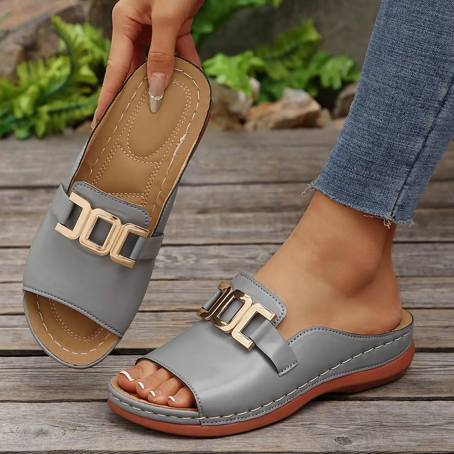 Women's Dressy Flat Sandals Comfortable Slip On Leather Slide Flip Flops Lightweight Casual 2025 Beach Slides Footwear Flop Slippers Summer Arch Support Ladies Comfort Walking Thong Flats