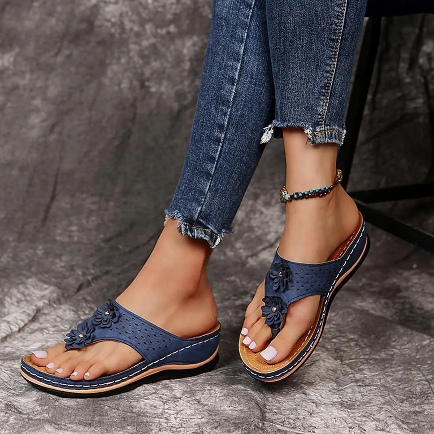 Womens Flip Flops Ladies Comfortable Walking Thong Sandals with Arch Support Summer Slip on Slippers Slip on Indoor Outdoor Beach Shoes,Blue,US9/EU40