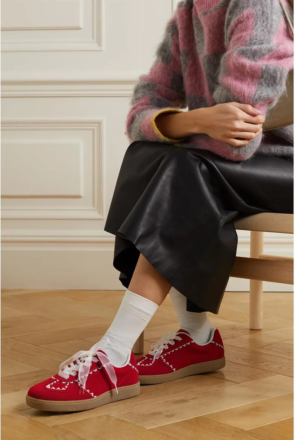 Women's Lace Detail Lace-Up Casual Sneakers - Elegant Ribbon Ribbon Lace Walking Shoes Non-Slip Sole Breathable Comfort for Daily Outfits