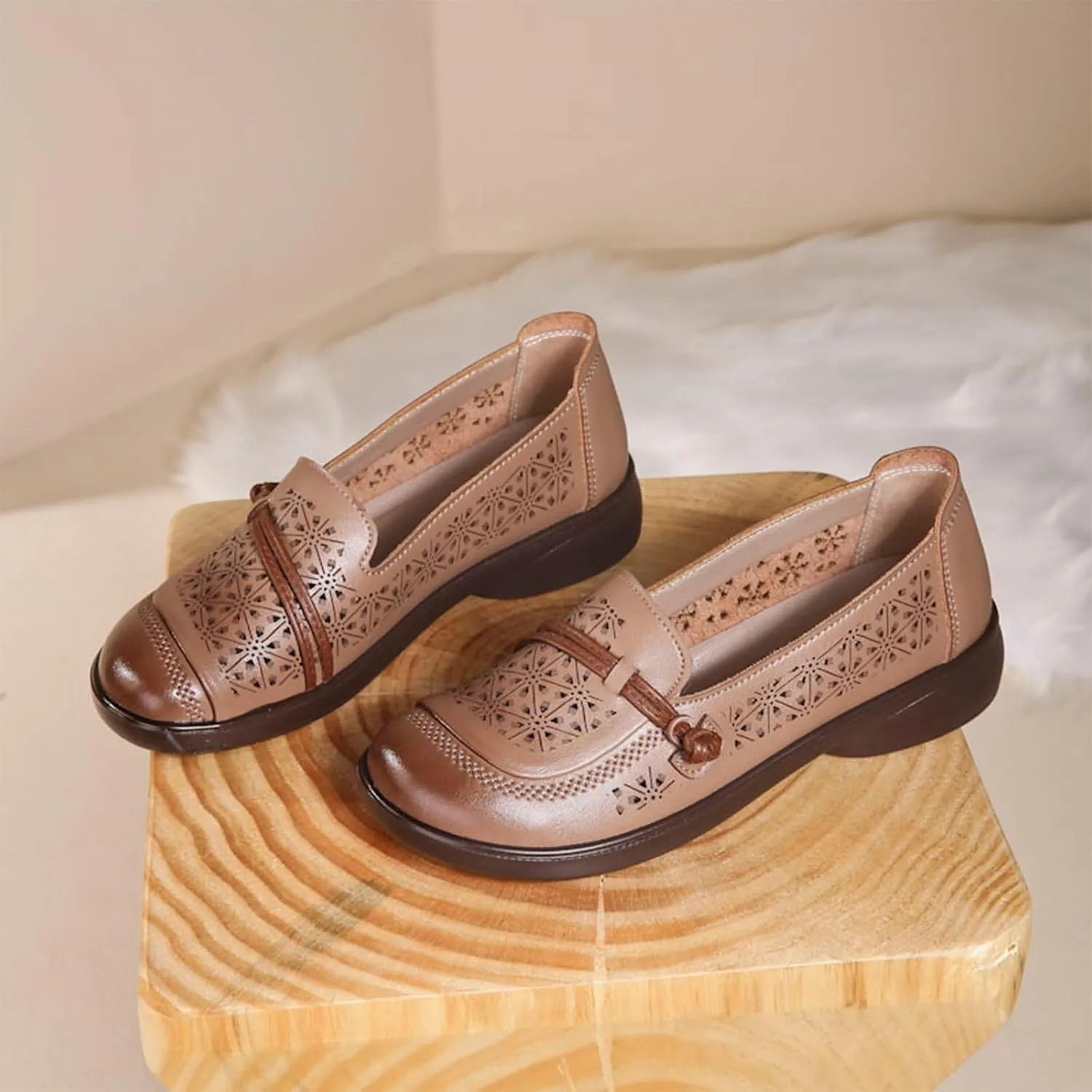 Women's Leather Cutout Flat Loafers Comfort Round Toe Slip On Softsole Walking Driving Flats Breathable Lightweight Casual Shoes