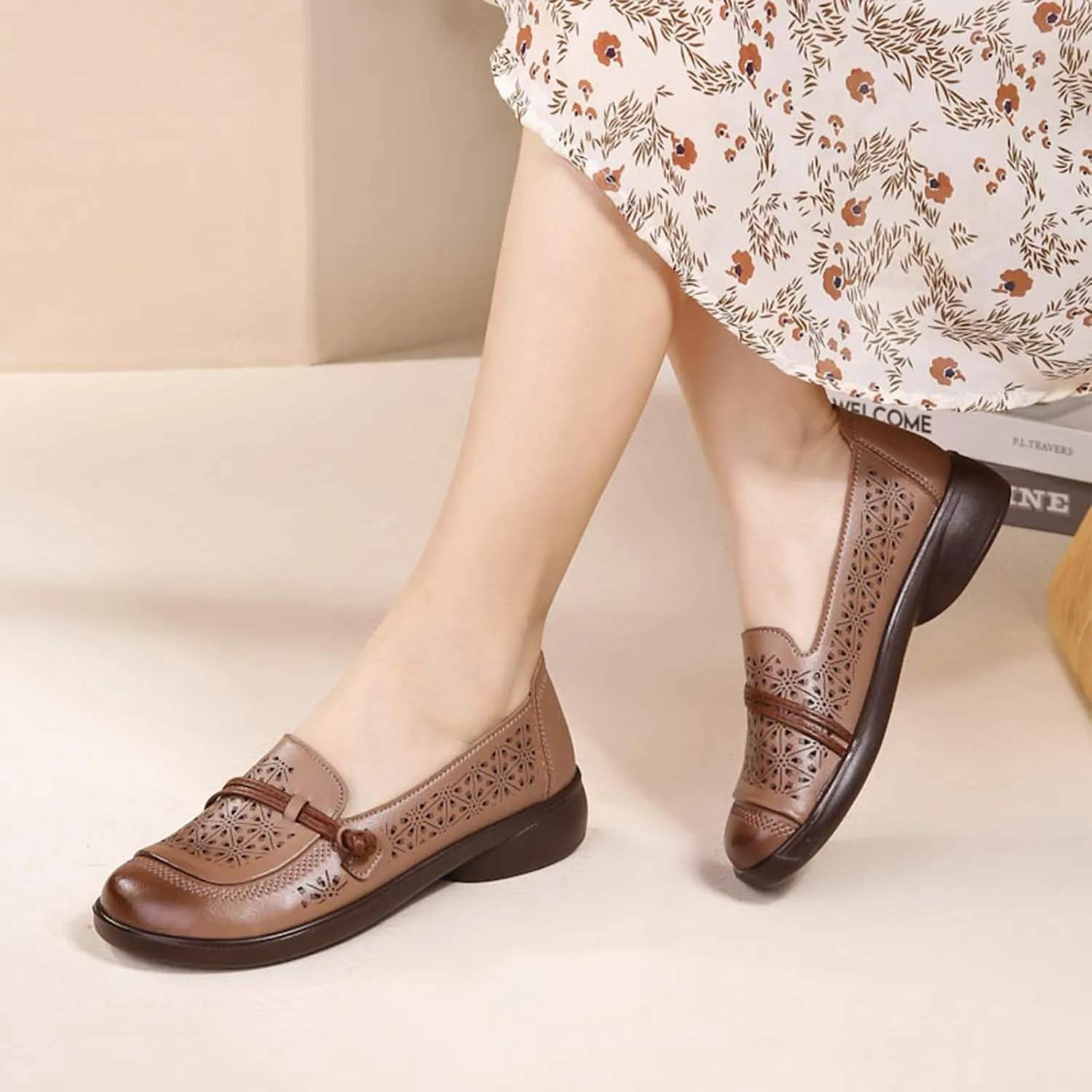 Women's Leather Cutout Flat Loafers Comfort Round Toe Slip On Softsole Walking Driving Flats Breathable Lightweight Casual Shoes