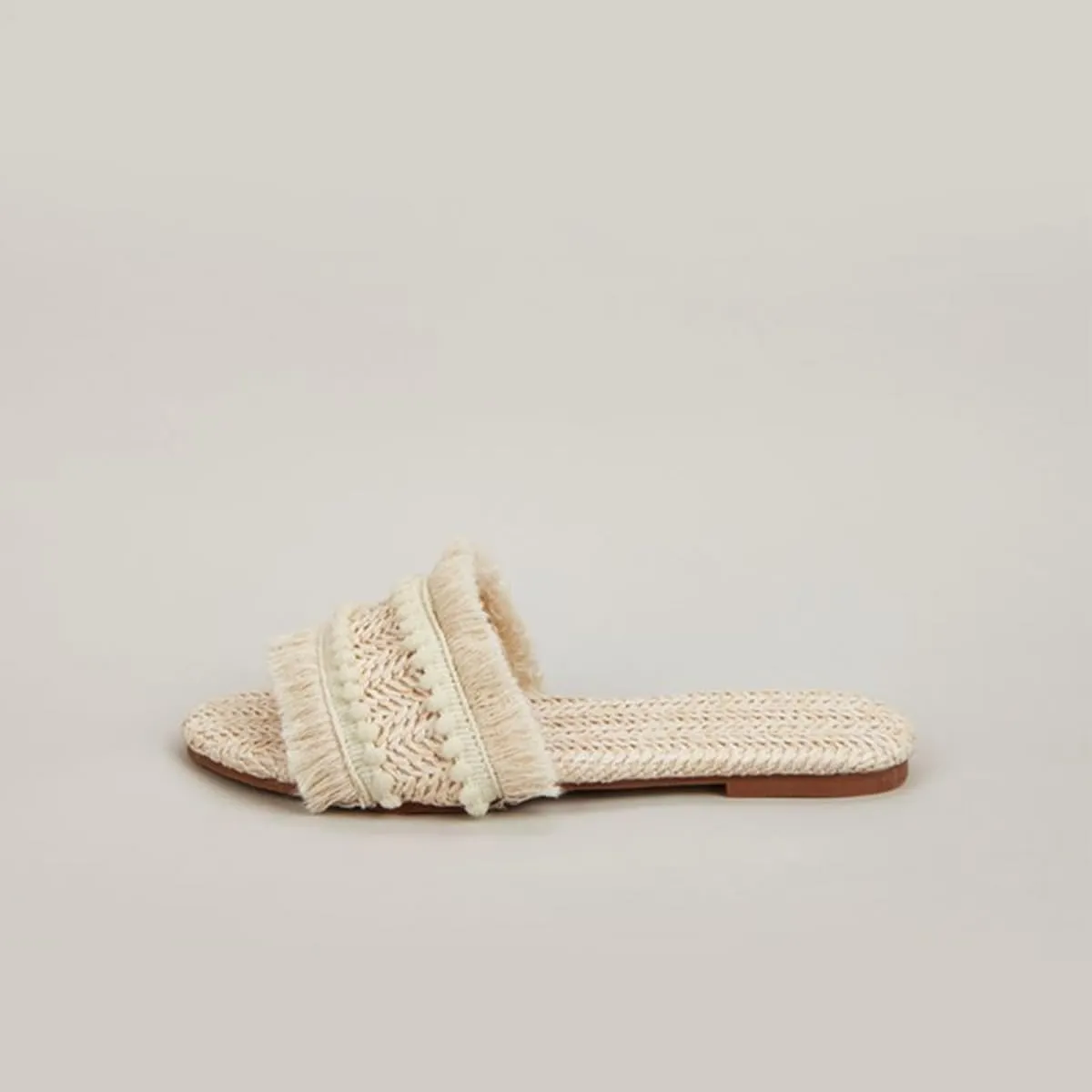 Women's Raffia Sandals Straw Woven Flats Fringe Crochet Nonslip Comfy Beach Slides for Summer