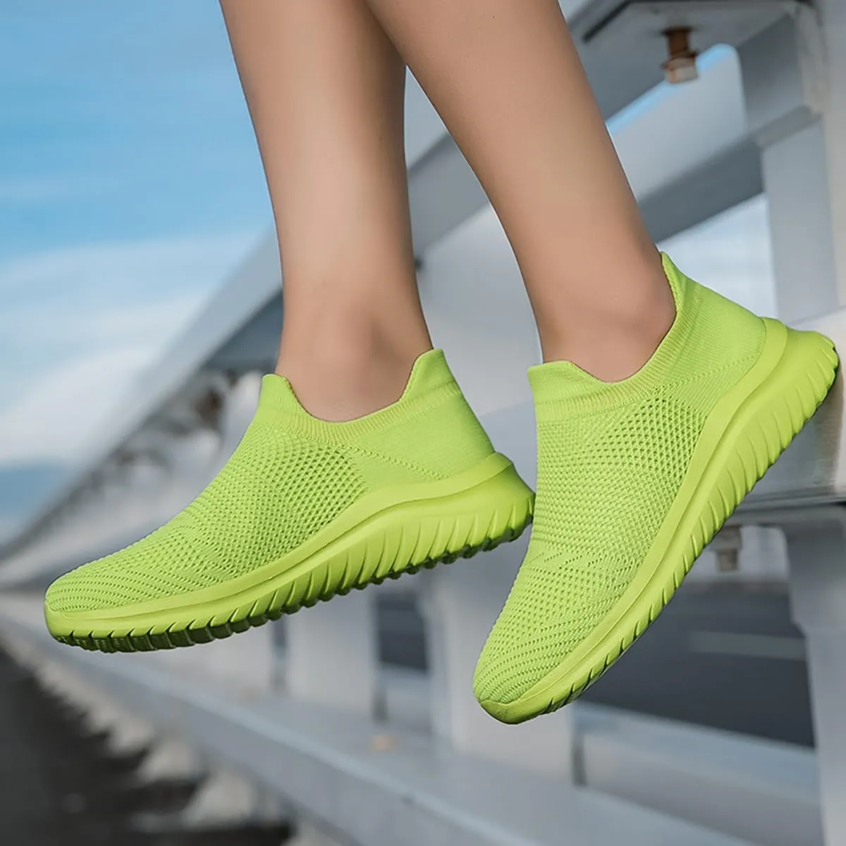 Women's Slip On Sneakers Women, Non Slip Work Shoes Comfortable Lightweight Breathable Casual Shoes for Walking Travel Work