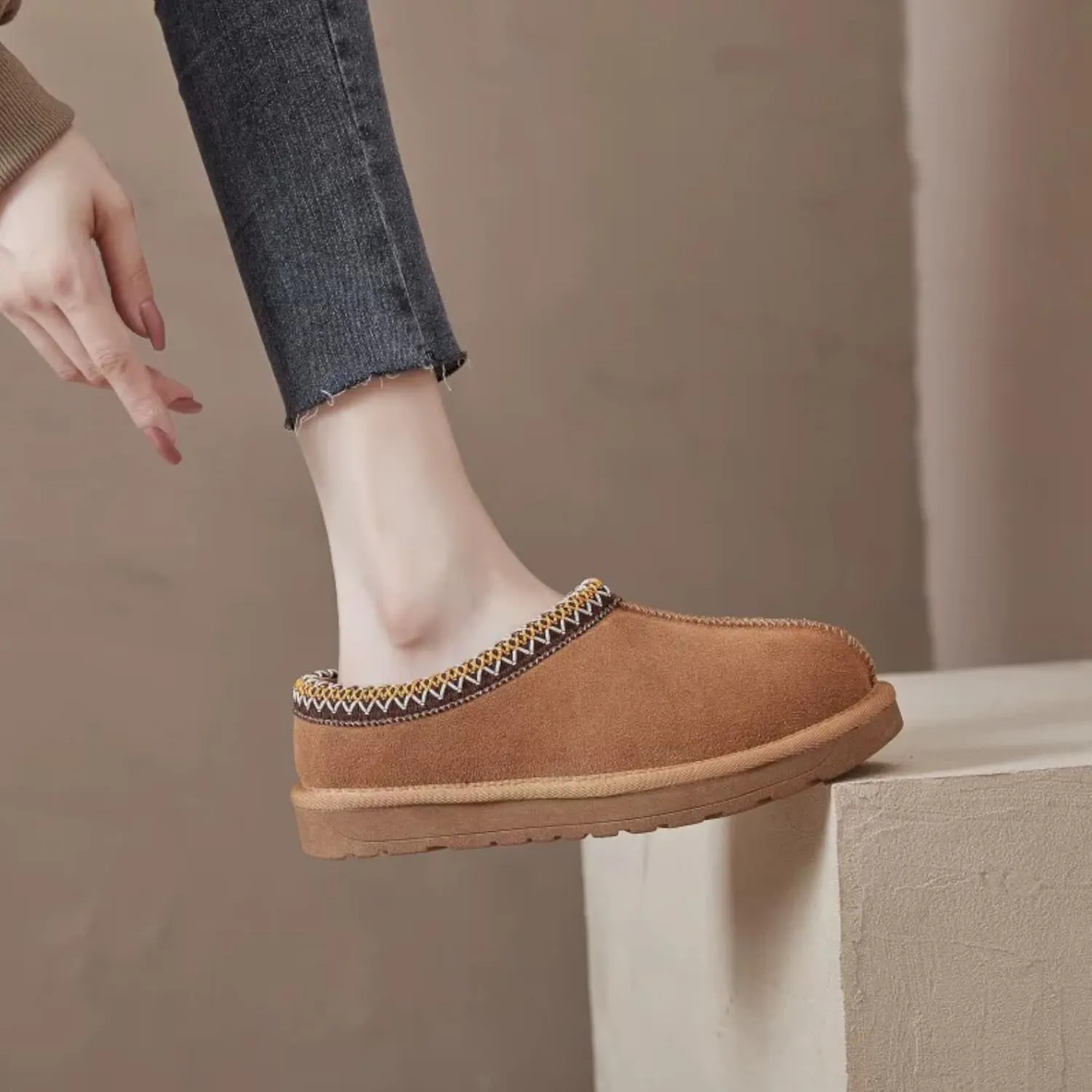 Women's Slipper Platform Indoor Slippers Mini Boots Slip on Fur Fleece Lined Suede Comfy Fur Fleece Lined Short Ankle Boots