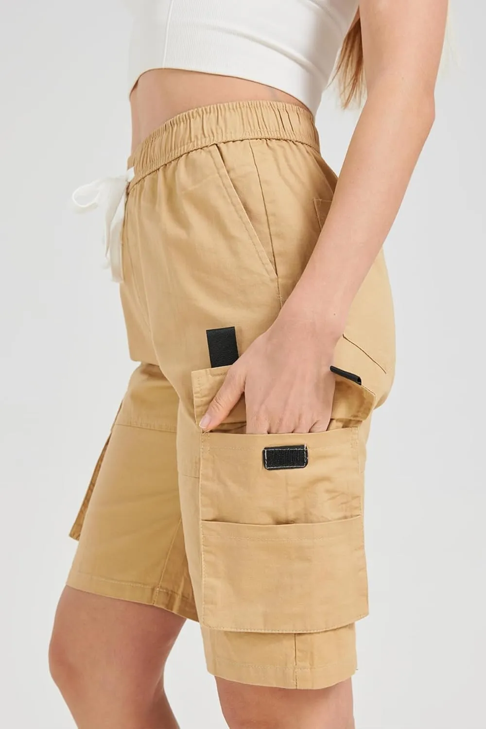 XinYangNi Women's Casual Cargo Shorts with Pockets Elastic High Waist Drawstring Bermuda Shorts for Women